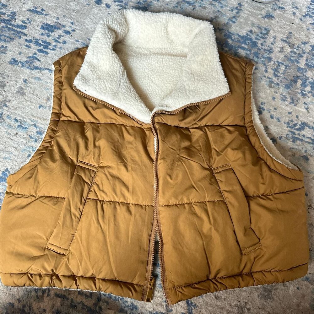 Double Zero Women's Tan and Brown Vest- Large